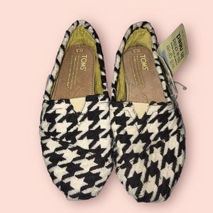 Brand New Ladies or Kids Toms